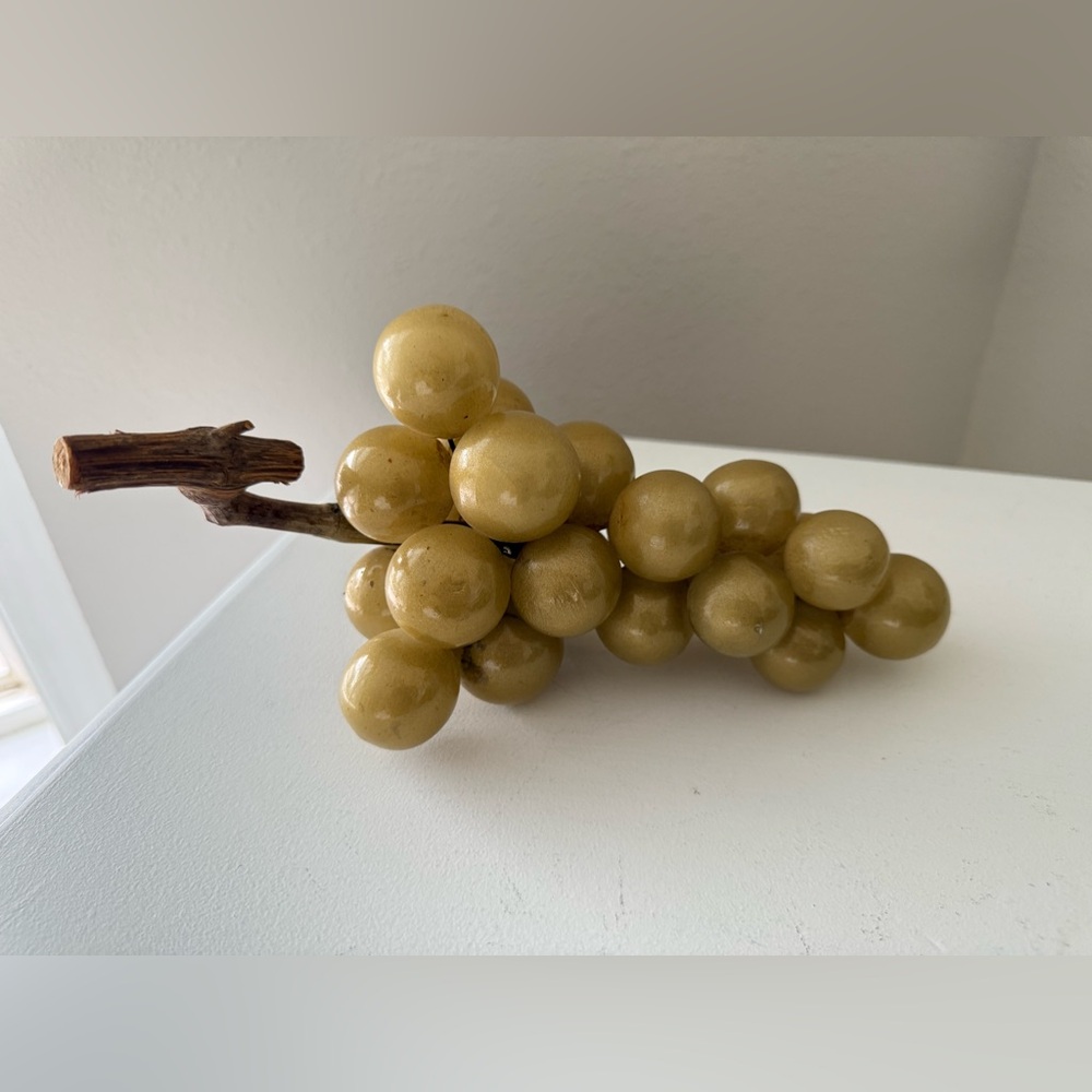 Vintage Lucite Acrylic Natural Champagne Grapes Decorative Cluster MCM